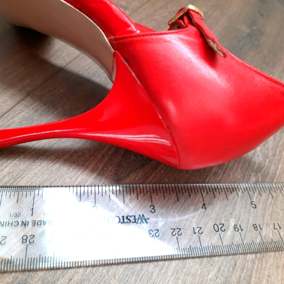 Comme Il Faut Red Leather Heels - Picture 5 of 6